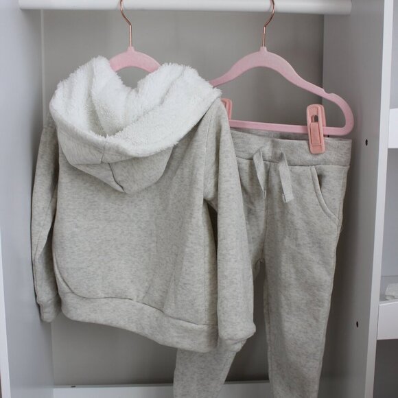 Toddler Girl 2 piece set - Picture 8 of 8